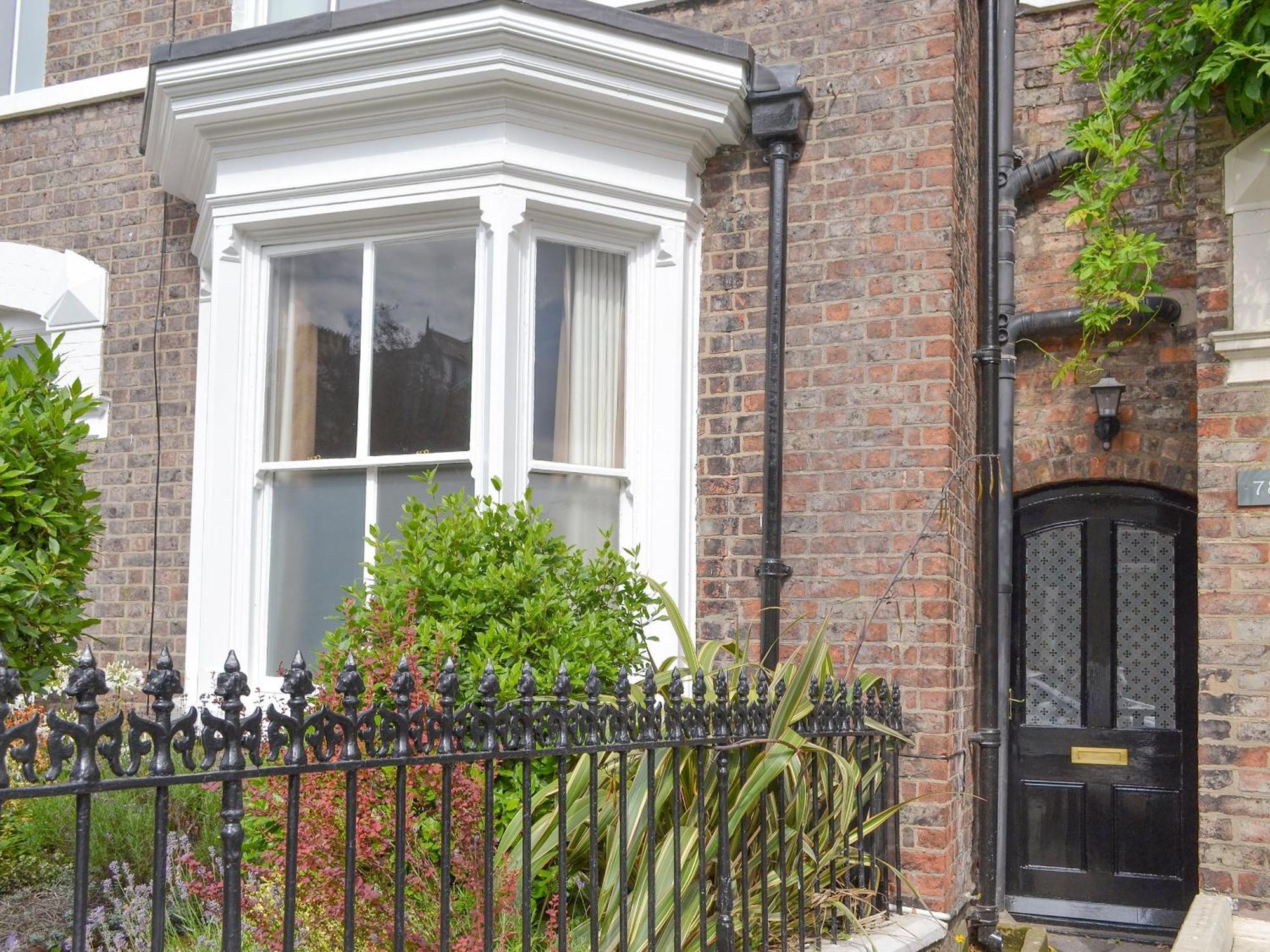 The Little House Villa - York — Photos 1